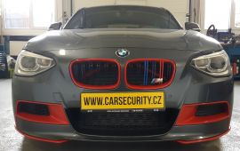 BMW 135 montáž Jablotron