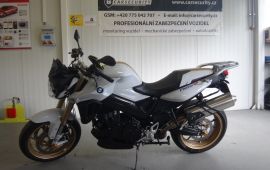 BMW F800R montáž moto alarmu Pandora MOTO EU